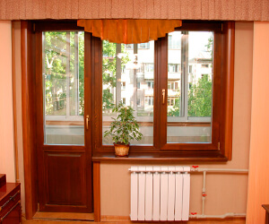 Остекление балконов деревянными окнами